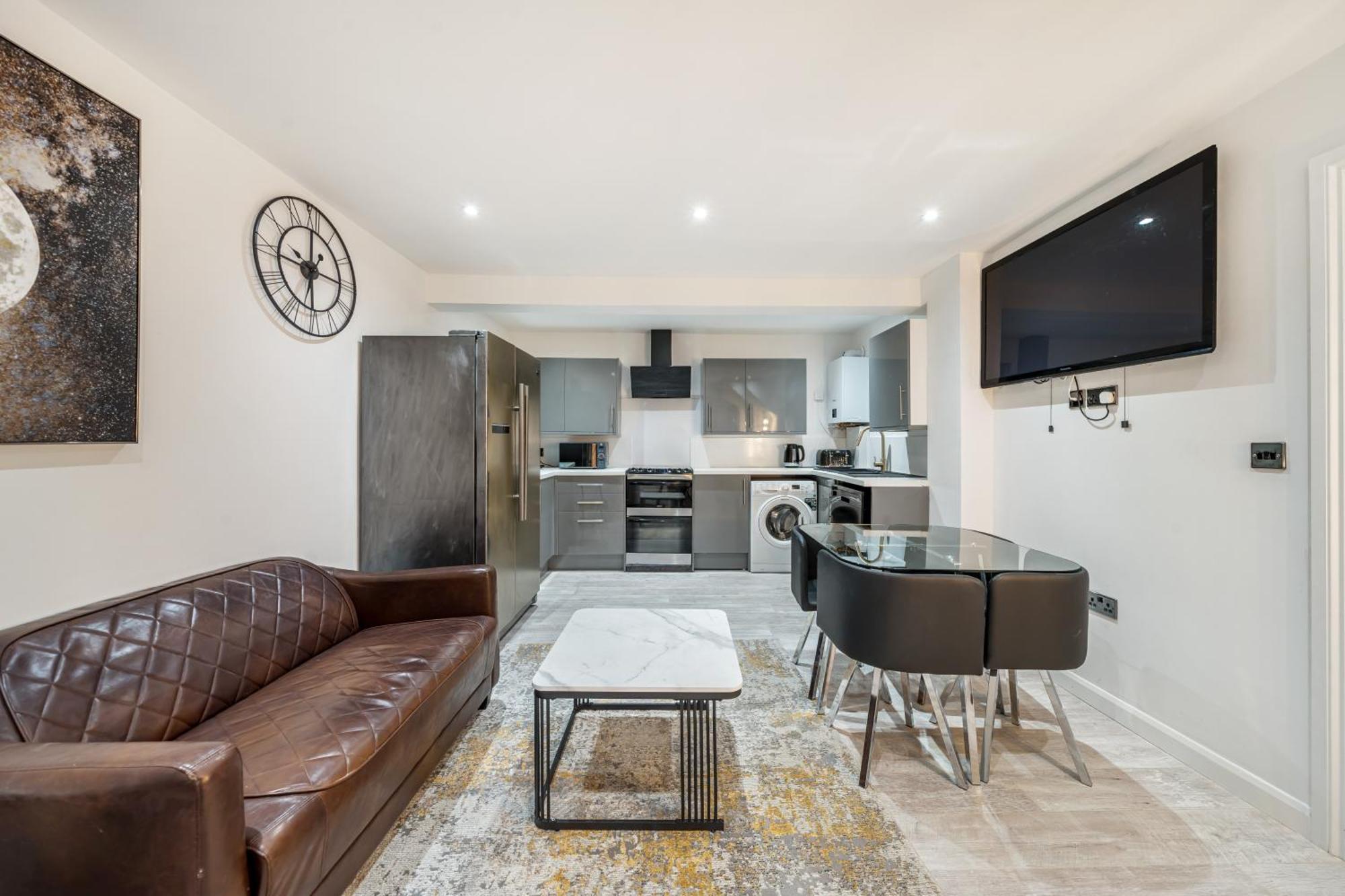 Two Bed Home In The Heart Of 에그햄 외부 사진