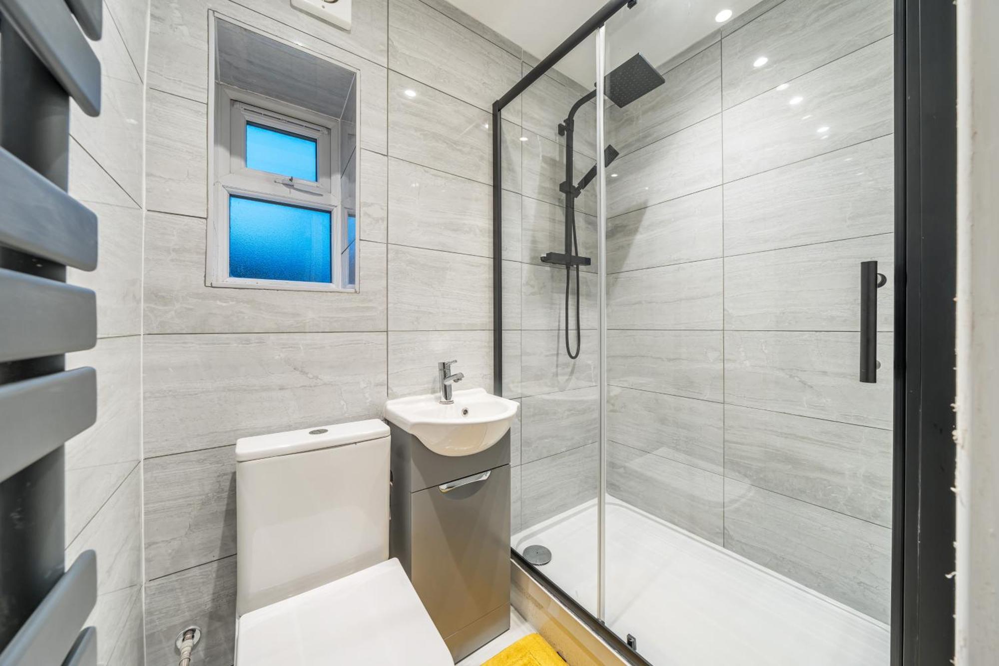 Two Bed Home In The Heart Of 에그햄 외부 사진